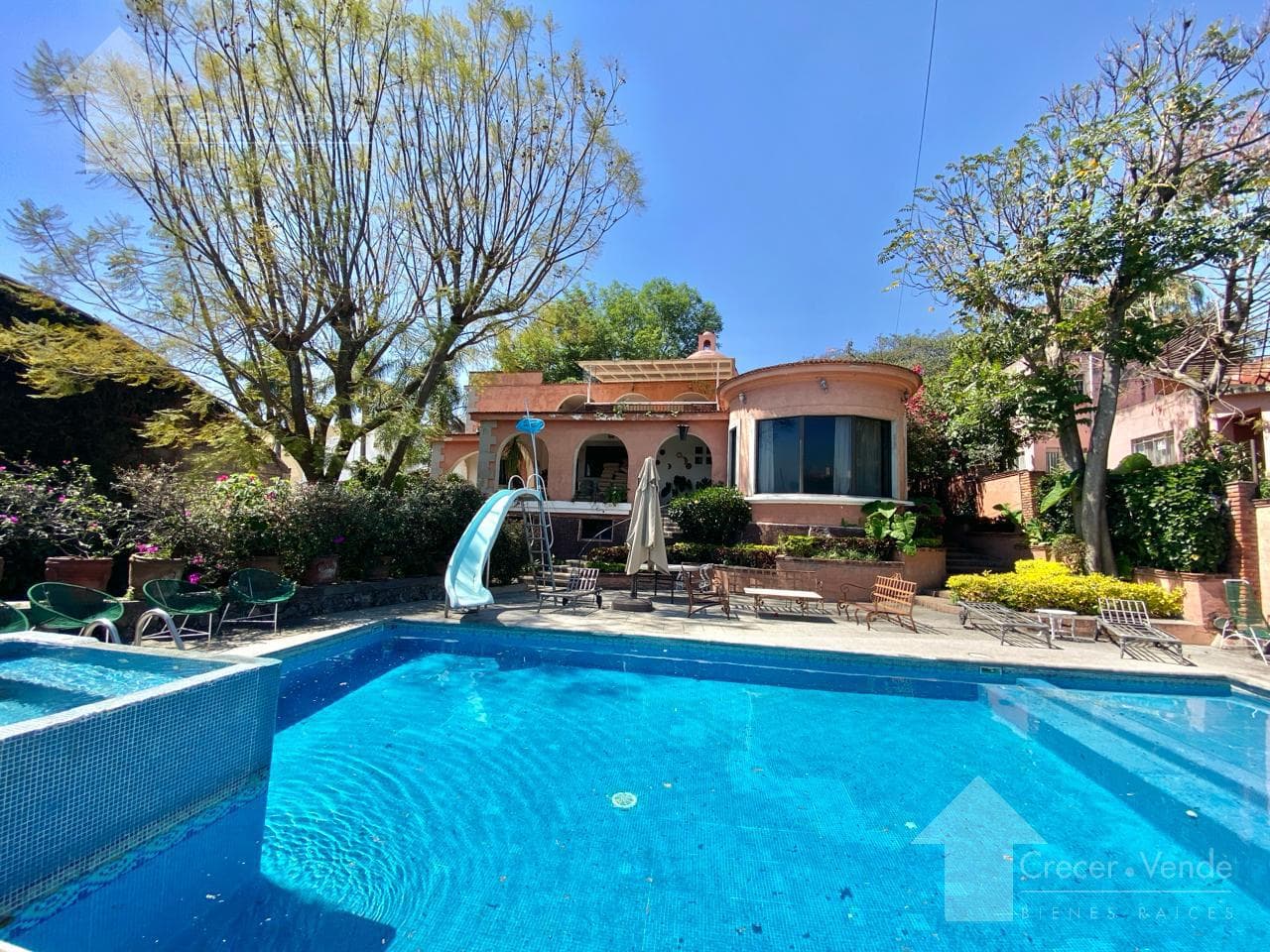 House for Sale in Cuernavaca—Ideal for Investment, Development, and Builders