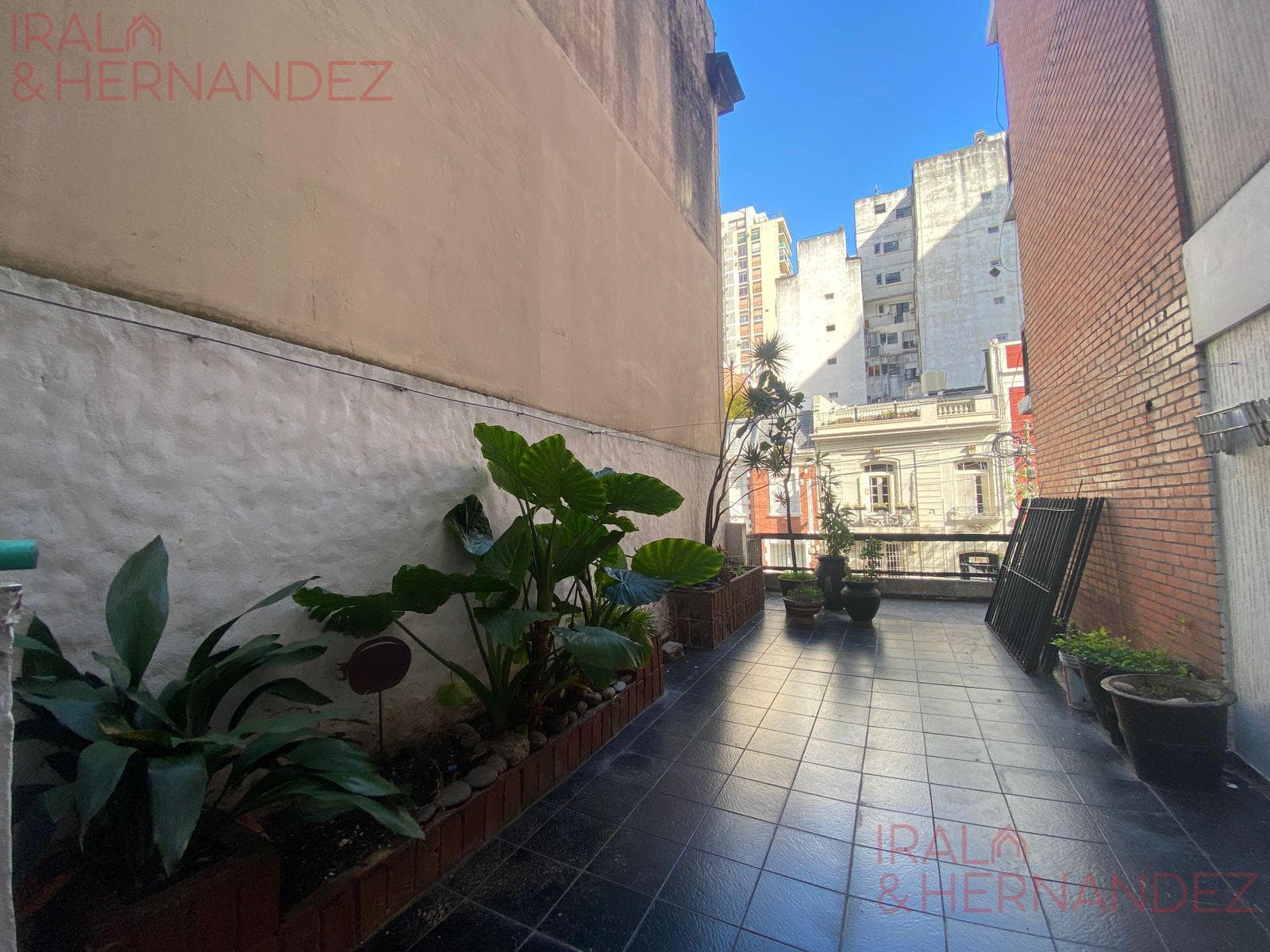 3-Room Apartment for Rent in Recoleta with a Balcony and Terrace