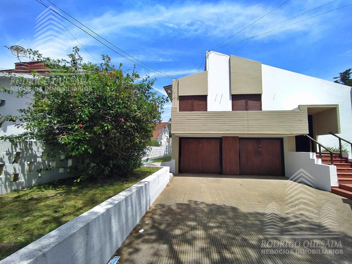 House plus a two-room apartment in a beautiful residential neighborhood in Mar de Ajo!!