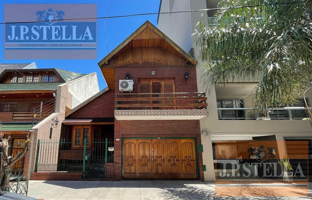 Casa 5 Amb. C/ cochera 275 m² Edificados - Villa Luro
