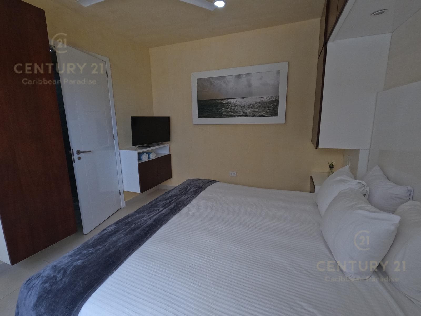 2-Bedroom Apartment for Sale, Ready for Immediate Move-In, Playa del Carmen P4158