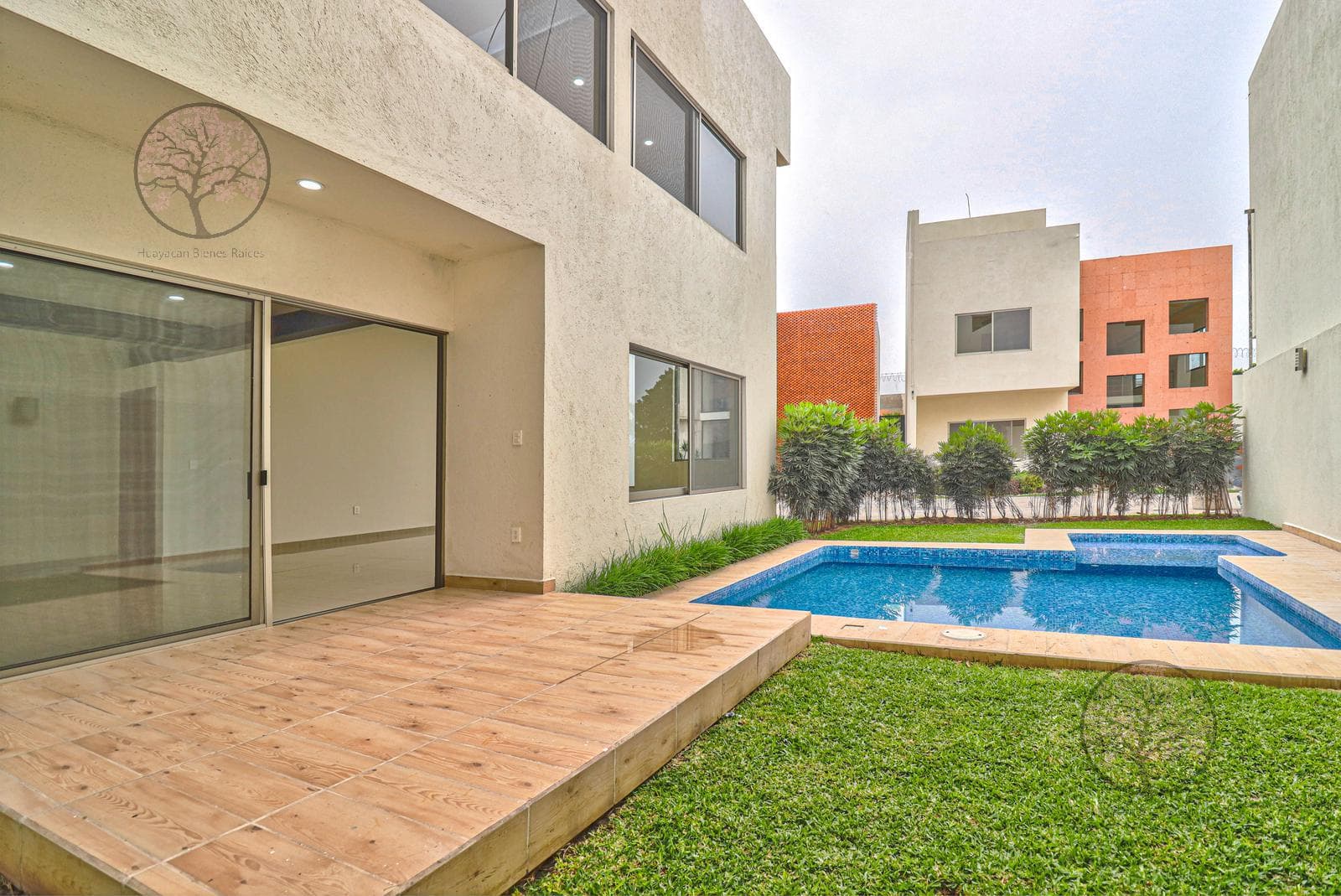 House - Lomas de Cuernavaca Subdivision