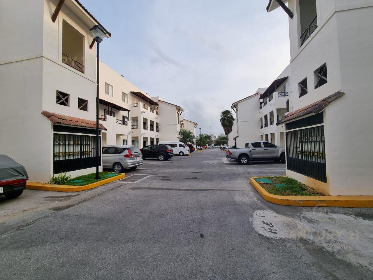 2-bedroom furnished apartment for rent. Privada Morell, Playa del Carmen P4116