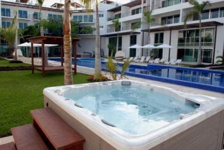 LUXURY DUPLEX FOR SALE, 2 BEDROOMS, VIA 38, PLAYA DEL CARMEN P1131
