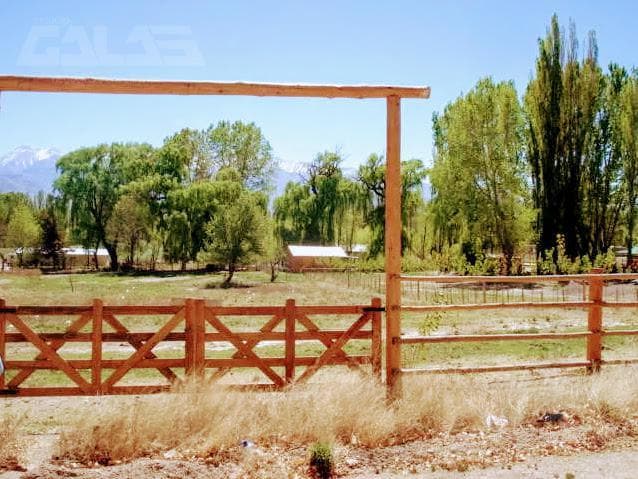 Excellent plot of land suitable for any business venture and just 5 km from the shopping center