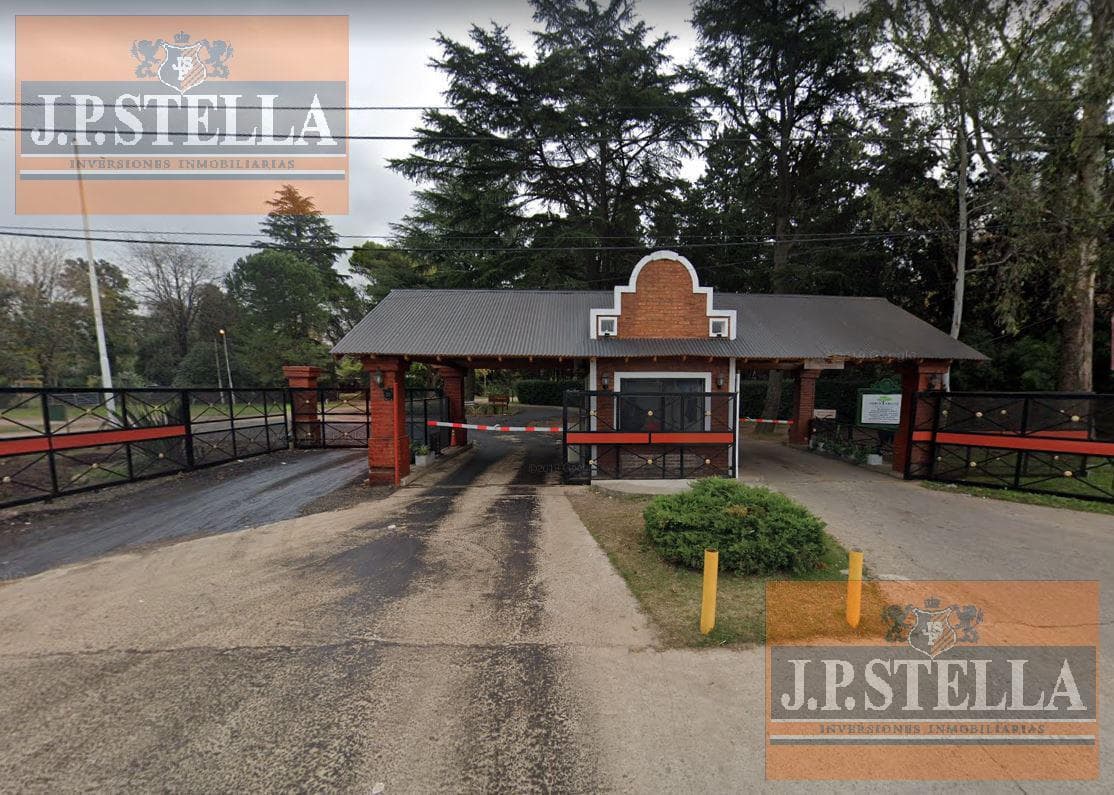 Casa 3 Ambientes C/Quincho, parque y pileta 2400 m² y 188 m² Cub.- Barrio Sta.Amelia