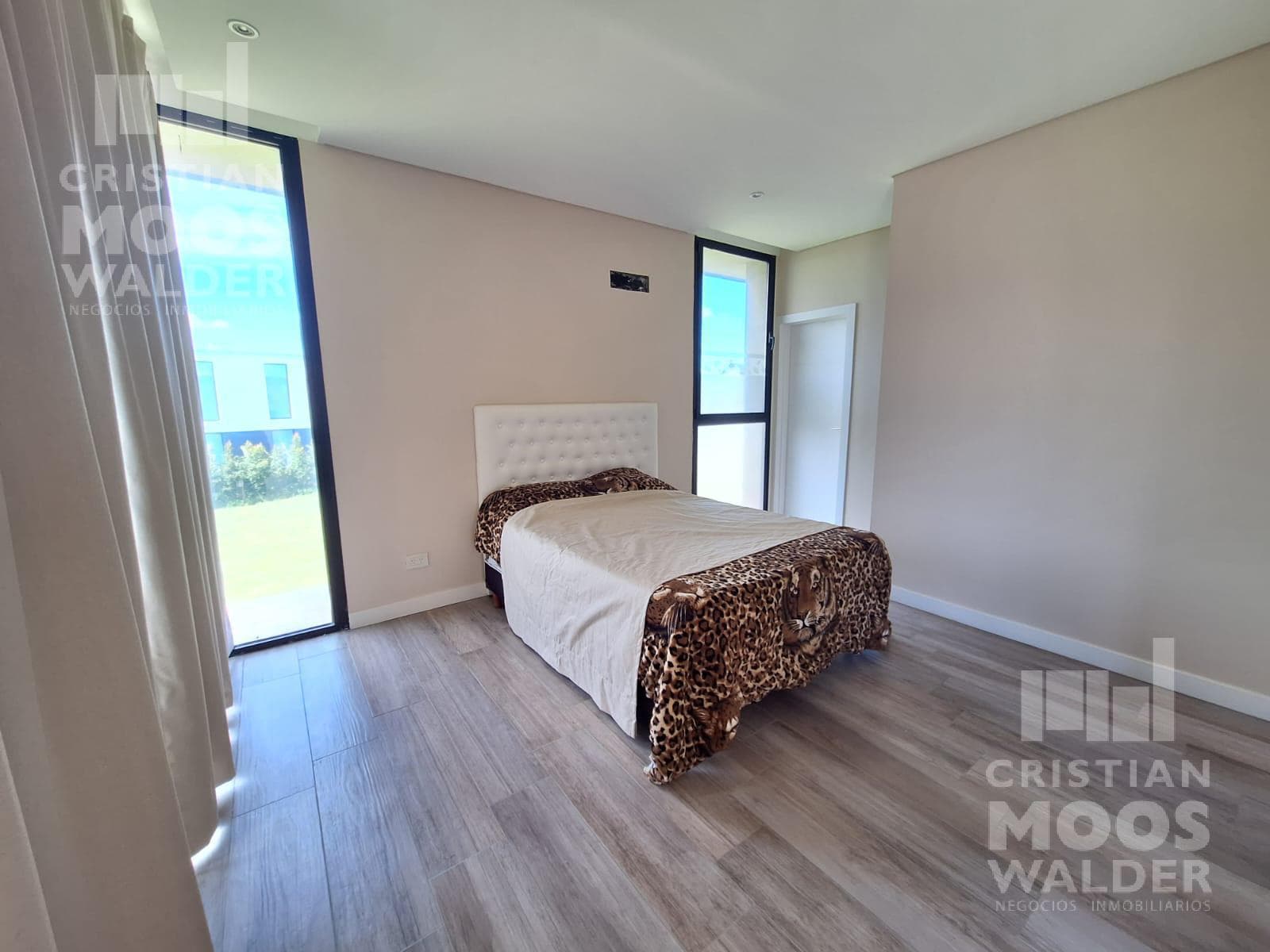 House for Sale - Marinas