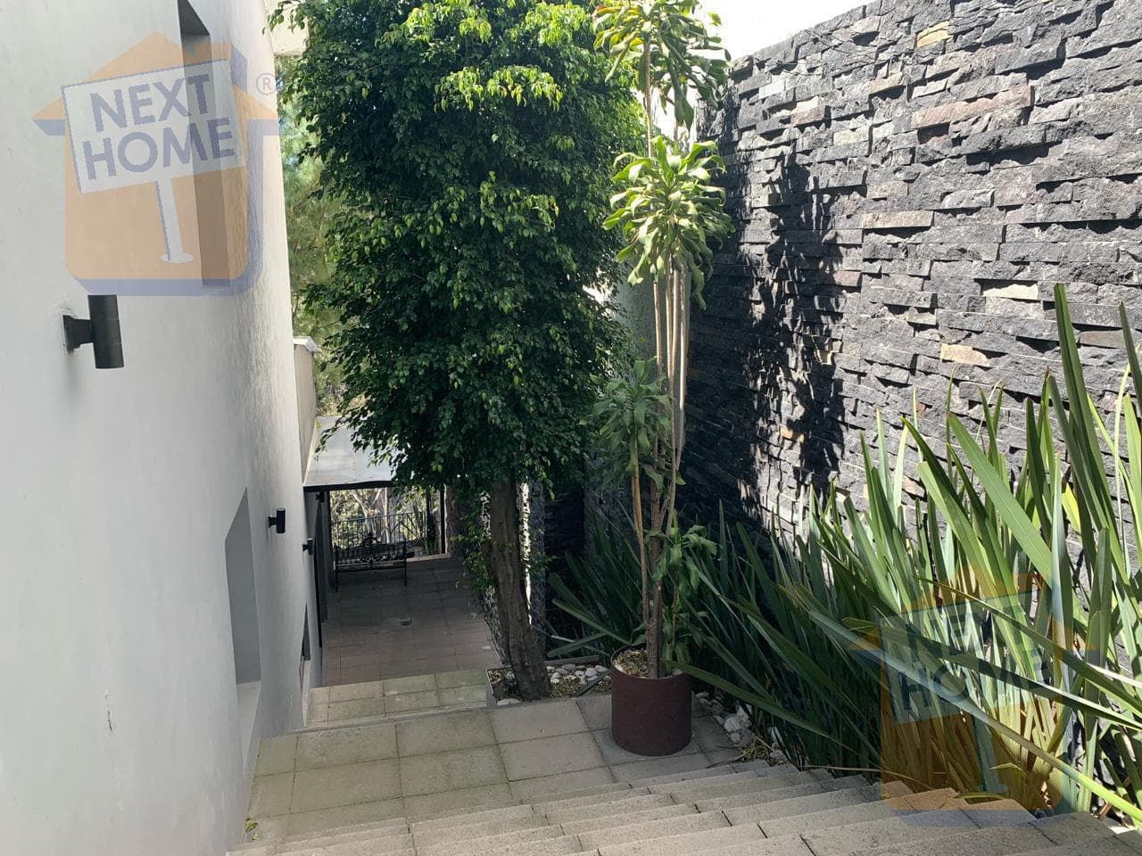 HOUSE FOR SALE IN BOSQUE DE LAS LOMAS