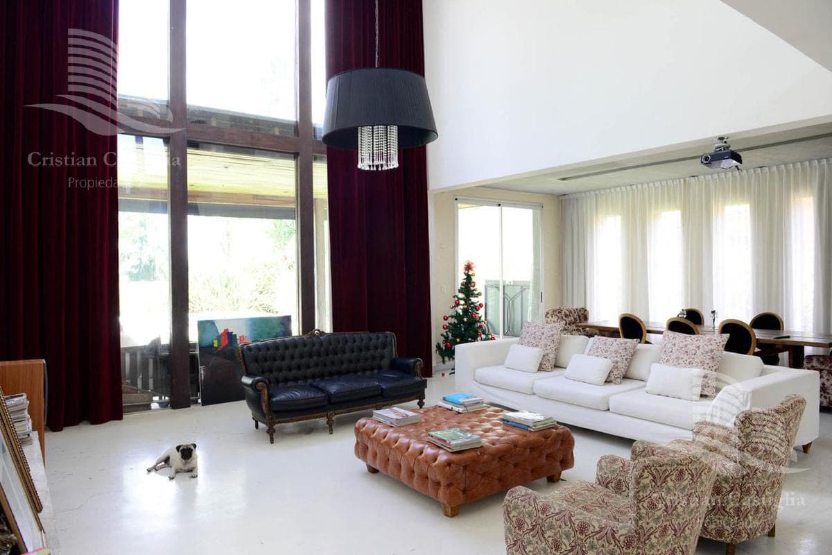 For Sale - 5-Room House, Garden, Pool - Santa Catalina, Villanueva