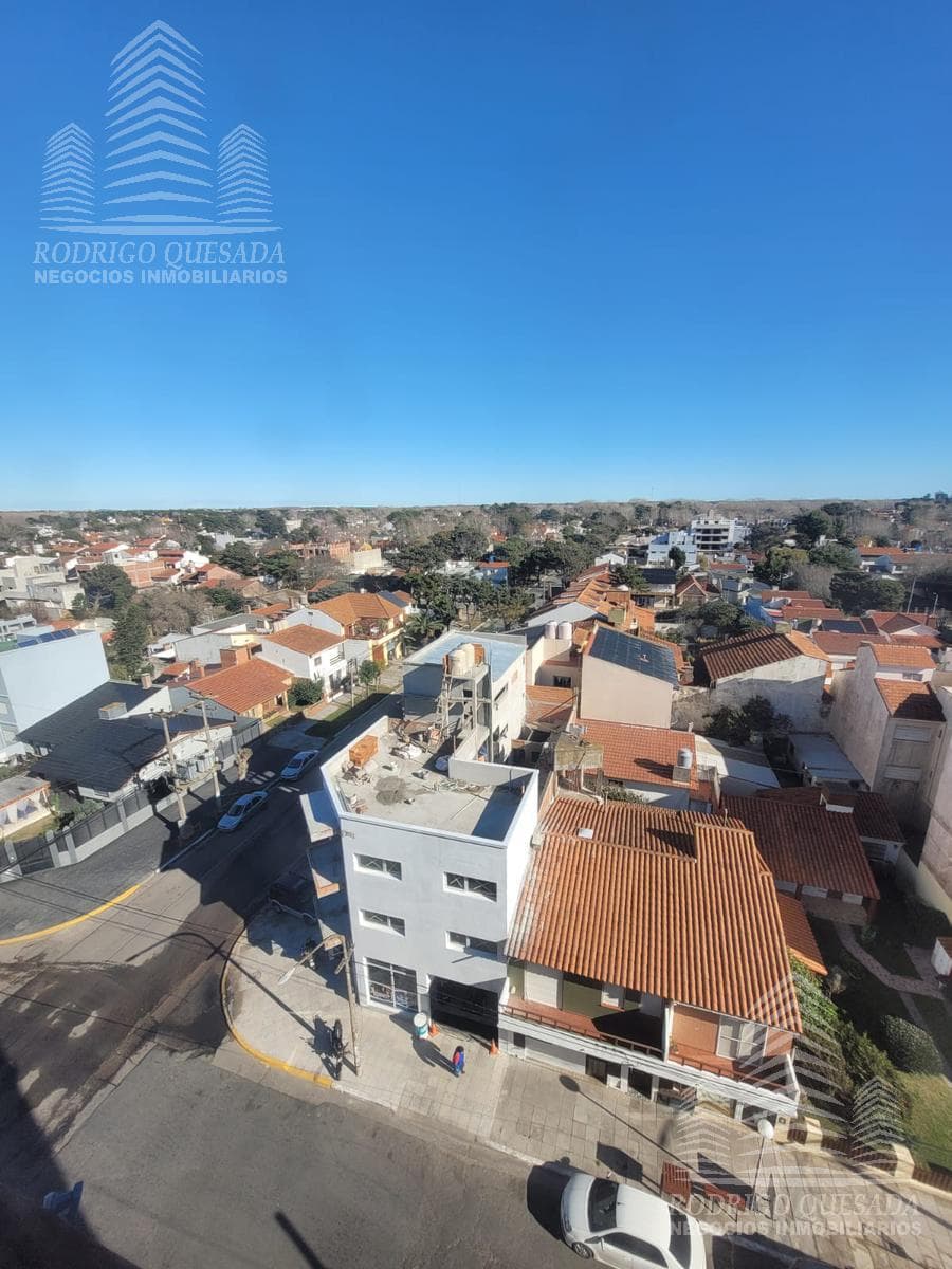 Studio apartment on the 7th floor—95 Sarmiento Street
