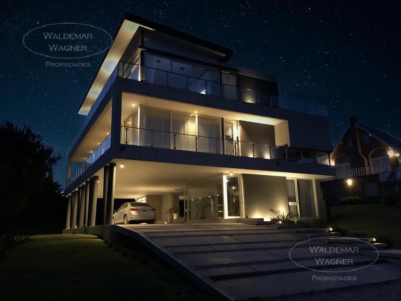 Beach House | Sleeps 12 | Carilo
