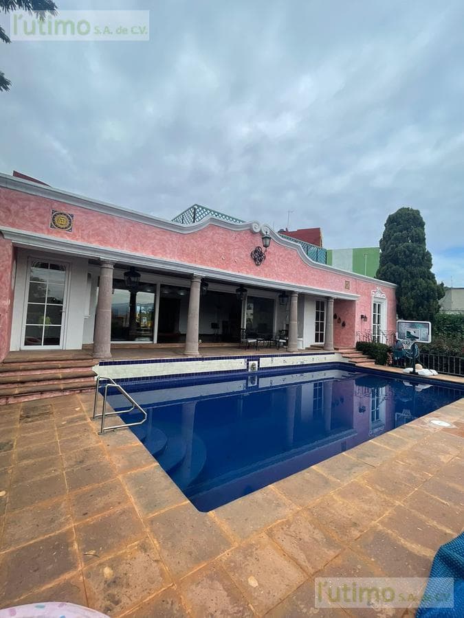 Single-family home for sale or rent, Lomas de Atzingo, Cuernavaca.