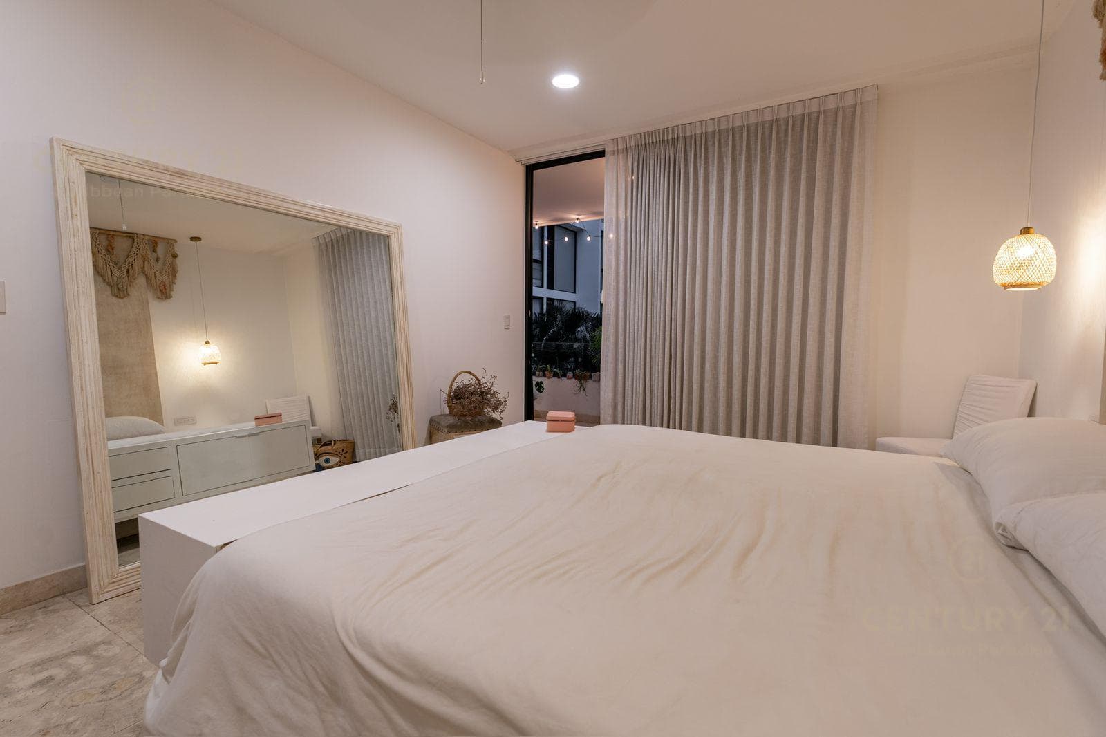 Apartment for Sale in the ANAH Condominium, Playa del Carmen C3820