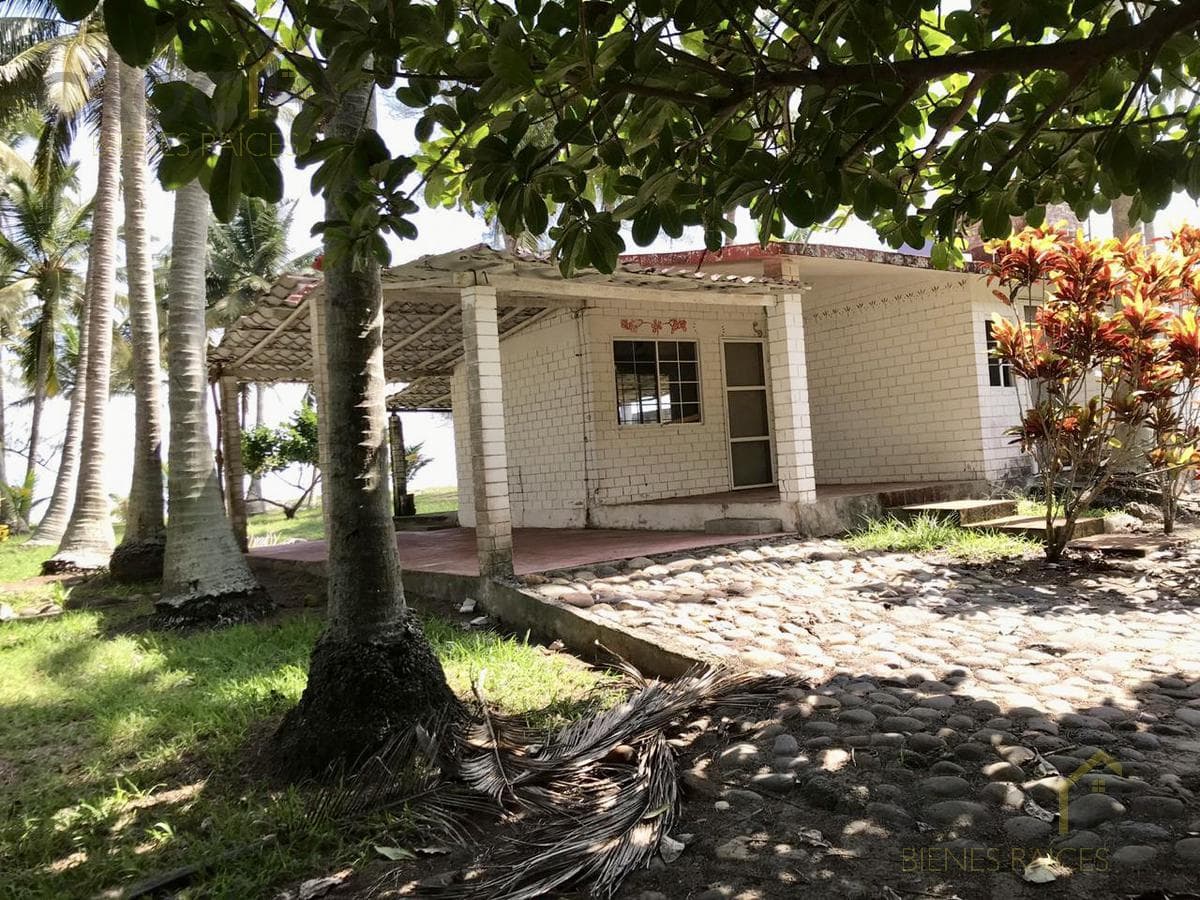 House for sale in Casitas, Veracruz, with a beach view and a large lot