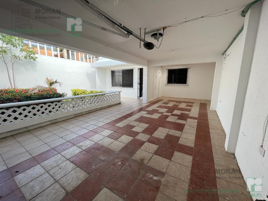 Renta de casa residencial en Playa Sol