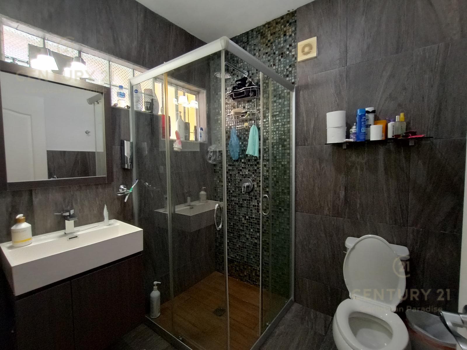Spacious 6-Bedroom Tuscan-Style House on Chemuyil Avenue, Playa del Carmen P4117