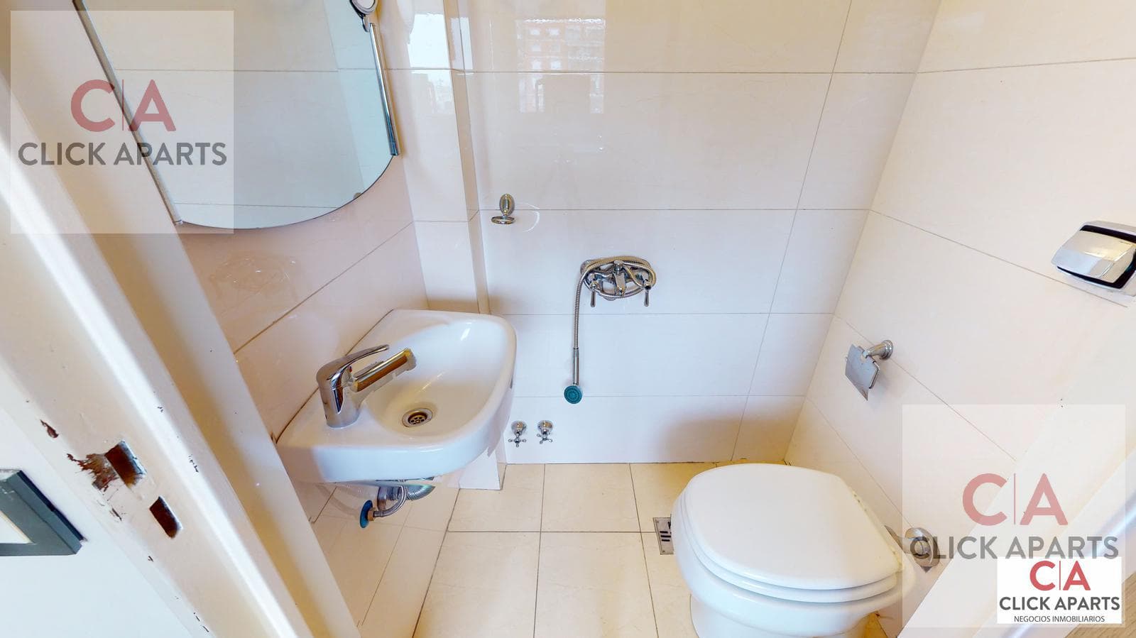FOR SALE - 6-ROOM UPPER-FLOOR APARTMENT - WILL ACCEPT APARTMENTS OR LAND AS PART OF PAYMENT - CABALLITO