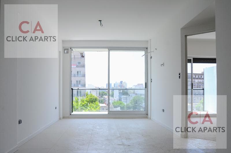For Sale - 2-Room Apartment with Balcony - Very Bright - Living/Dining Room, Pool, Grill - Flores