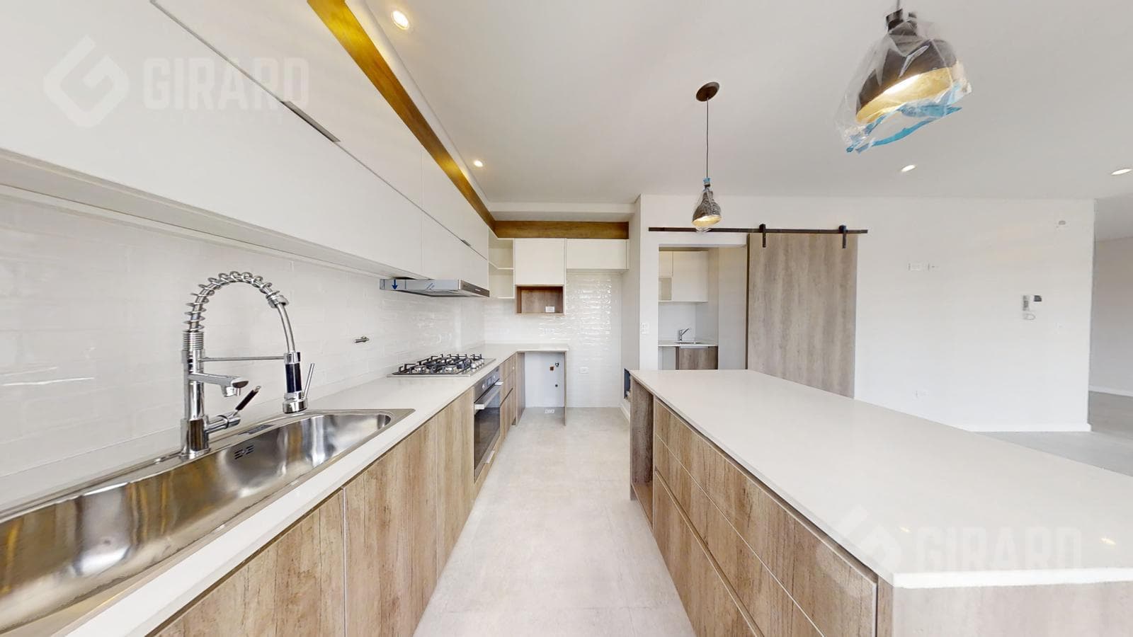Apartment for sale, 4-room apartment with garage, Guemes area. Qualifies for a loan
