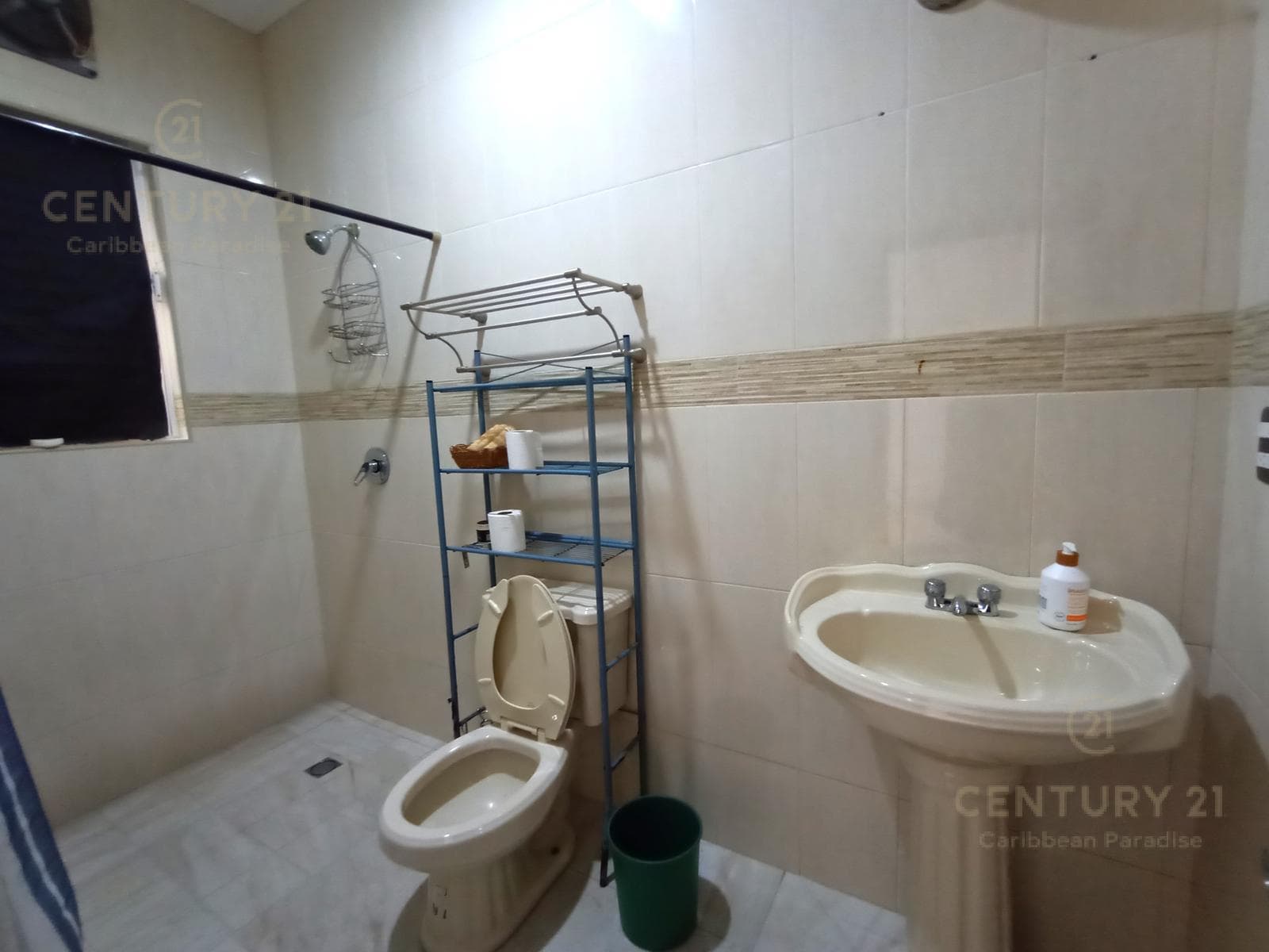 Spacious 6-Bedroom Tuscan-Style House on Chemuyil Avenue, Playa del Carmen P4117