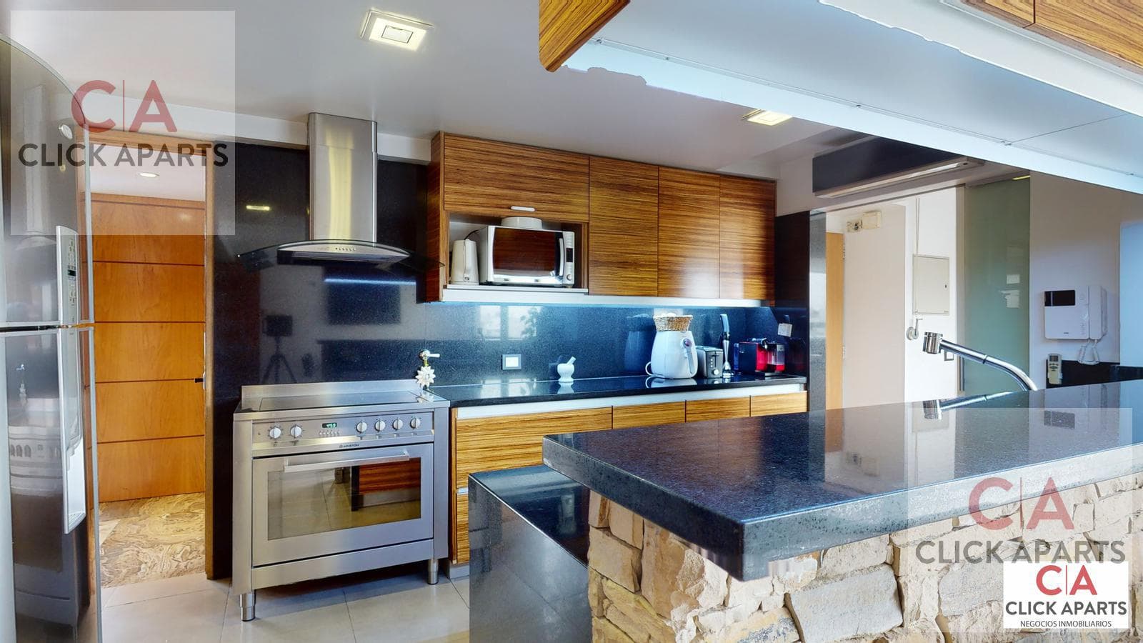 FOR SALE - 6-ROOM UPPER-FLOOR APARTMENT - WILL ACCEPT APARTMENTS OR LAND AS PART OF PAYMENT - CABALLITO