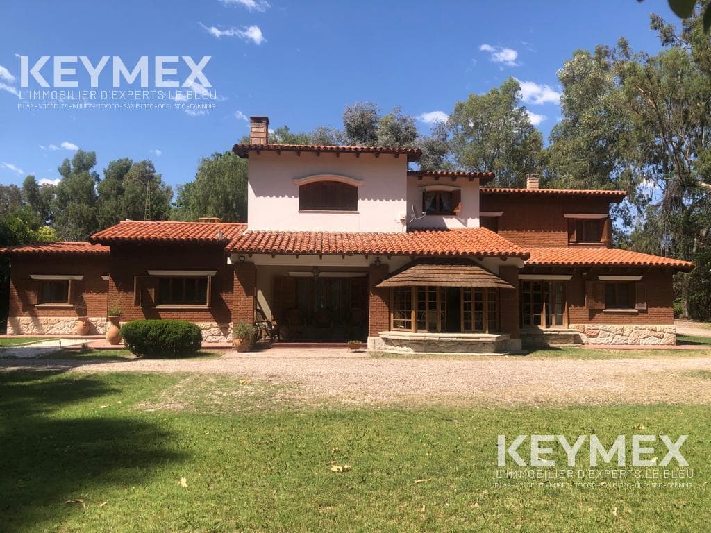 House for Sale in San Rafael, Mendoza. Investment opportunity for development and/or a restaurant or hotel venture.