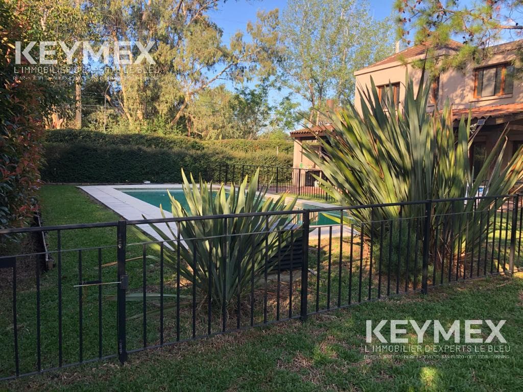 6-Room House for Sale in the Villa Rosa Gated Community
