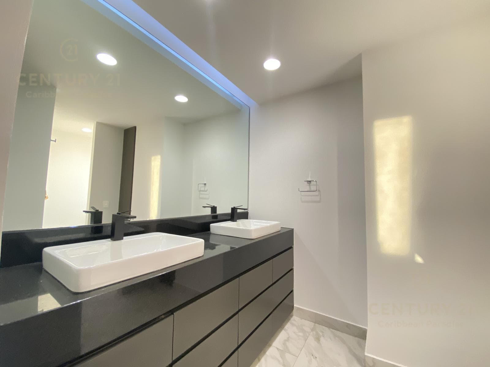 3-Bedroom Furnished Apartment for Sale | Be Towers Cancun | C3882