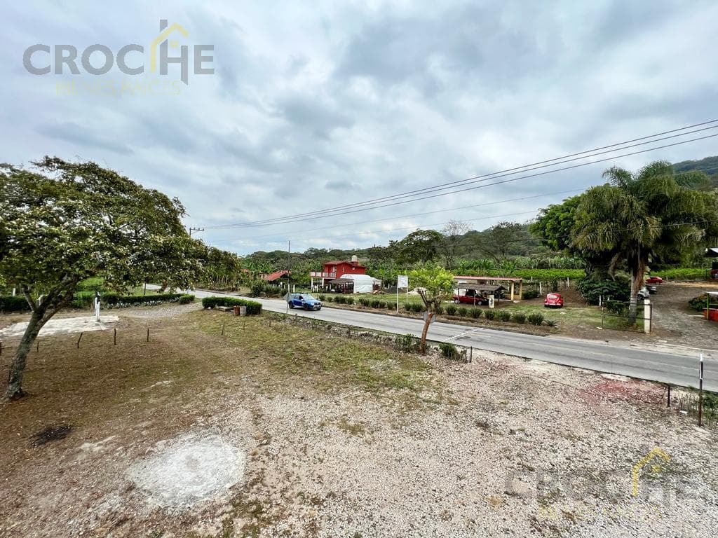 Commercial property for rent in Xico. See the Restaurants section.