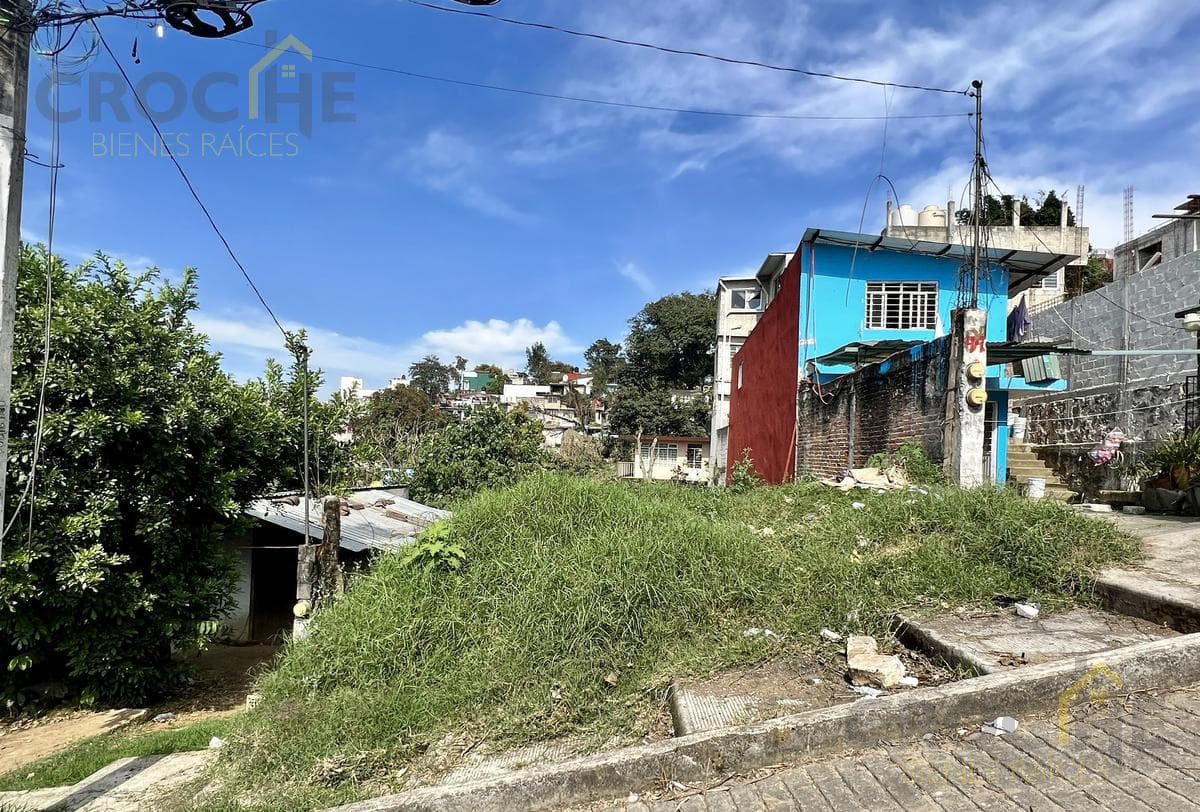 Land for sale in Xalapa, Veracruz, located in the Ferrer Guardia neighborhood, OXXO area