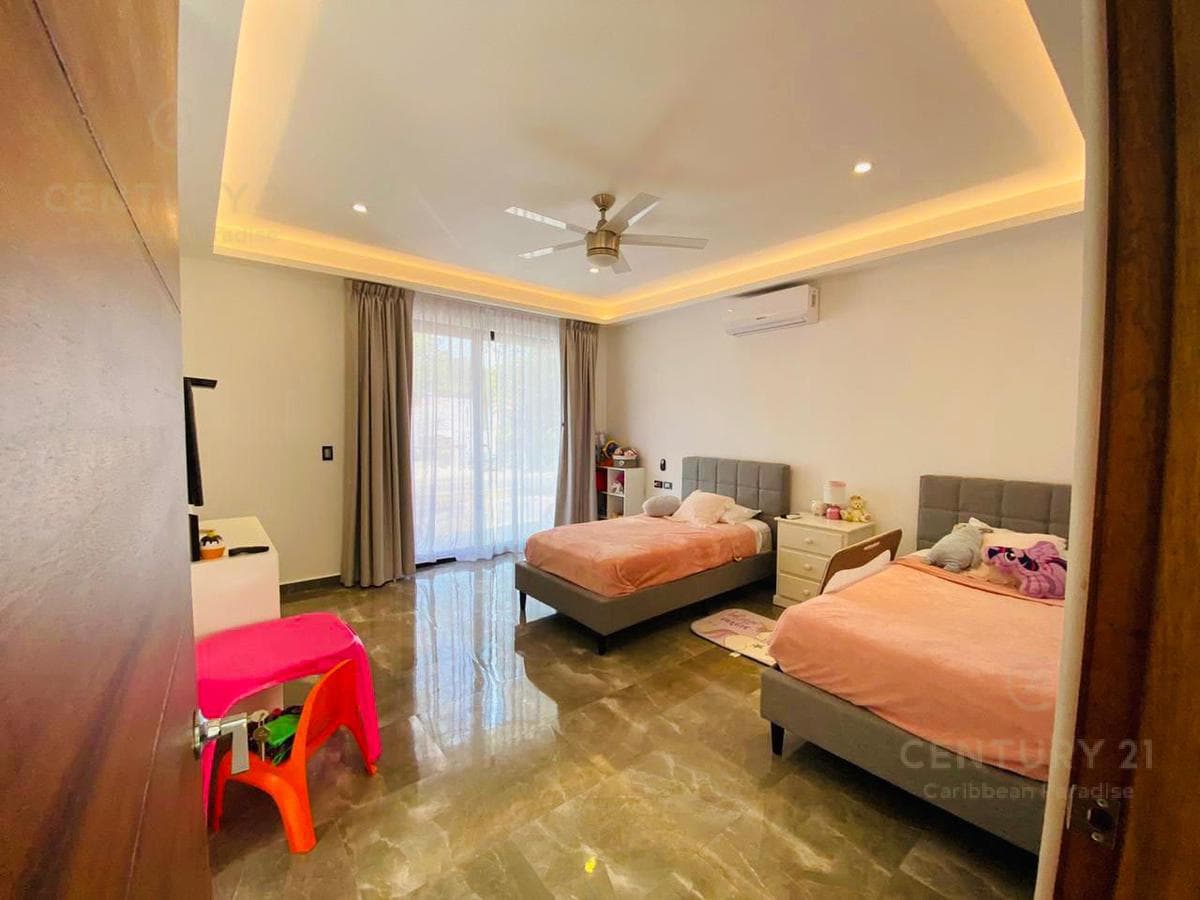 Estupenda casa en venta en Playacar, Playa del Carmen P3259
