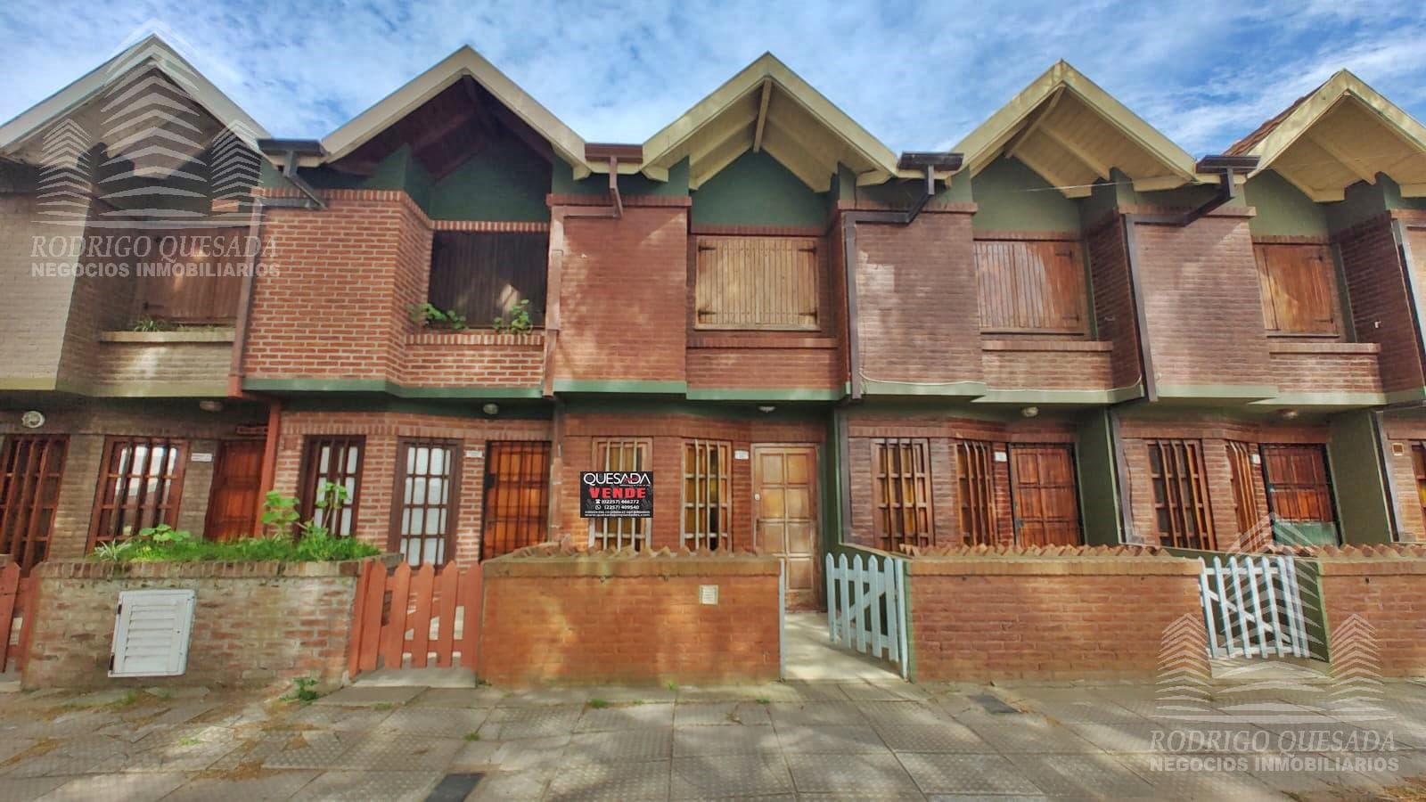 2-bedroom duplex for sale with a garage in Costa Azul.