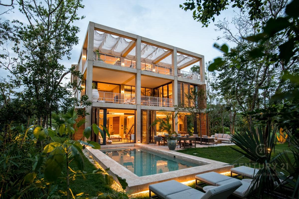Increible casa en zona residencial prvilegiada de Playa del Carmen P3452