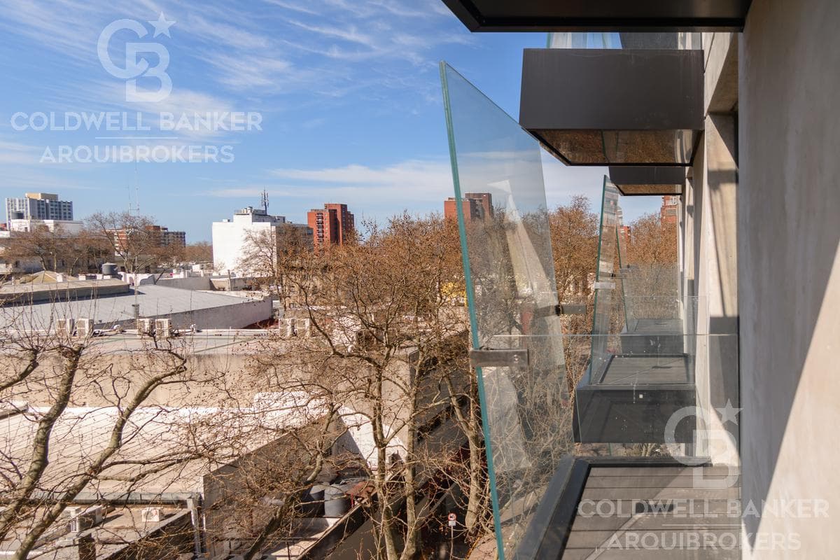 Four-Bedroom Penthouse Apartment for Sale, Currently Rented, in Downtown - 1002
