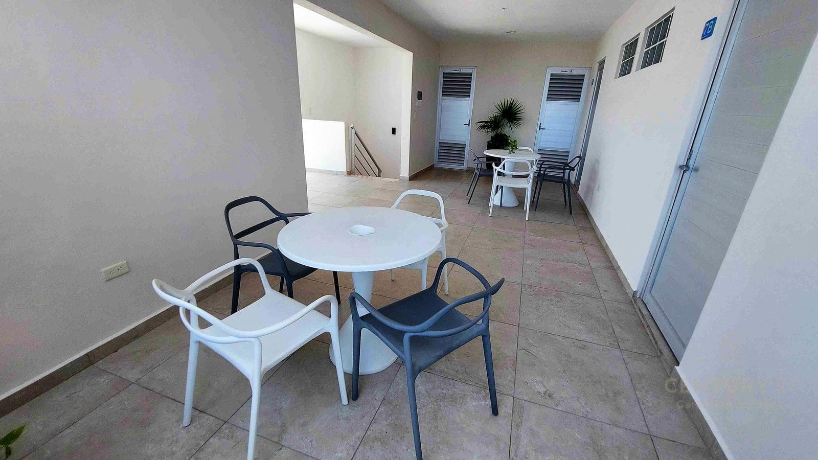 Estudio en venta listo para rentar a 1 cuadra de 5ta ave Playa del Carmen P4015