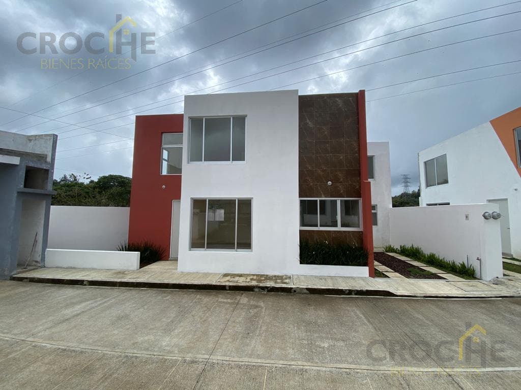 House in Xalapa—See the Emiliano Zapata neighborhood, UV, USBI, and Presidentes areas