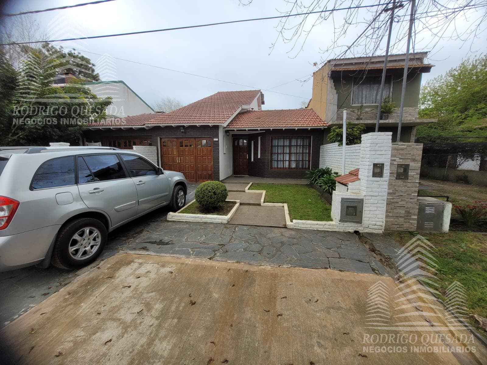 Excellent 4-room house on its own lot!!!
