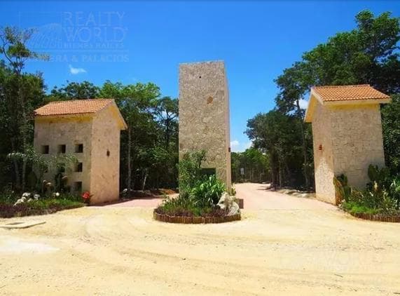 Land - Tulum