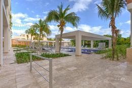 En Venta Departamento en Cancún con acceso a la playa C3085