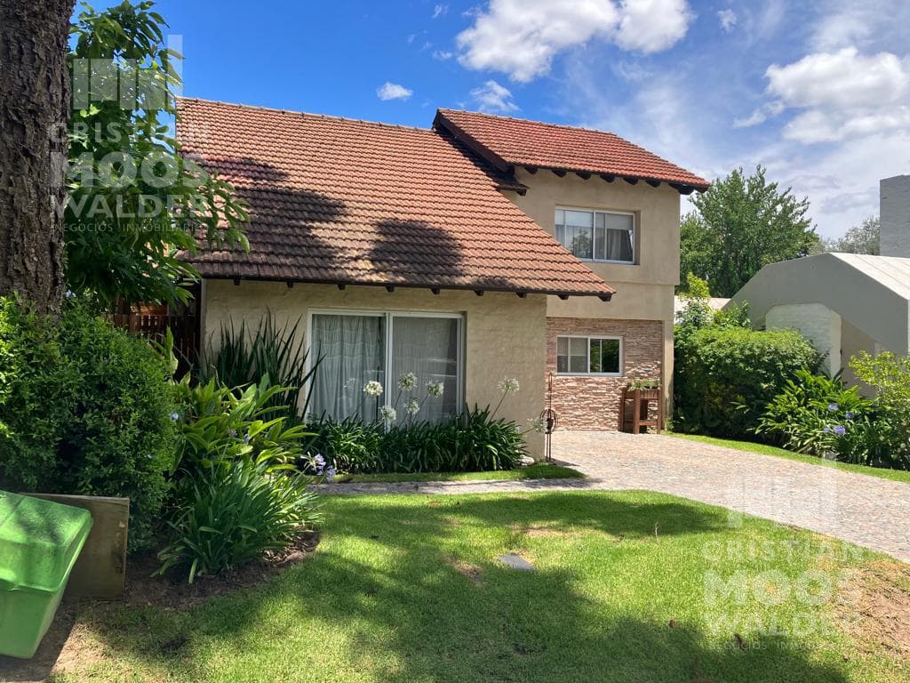 5-room house for sale - Maschwitz Club.