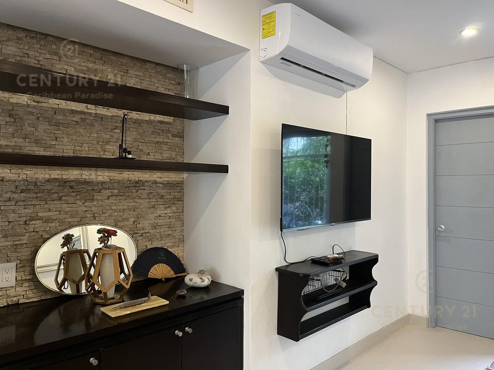 2-bedroom, 3-bathroom apartment in downtown Playa del Carmen P4206