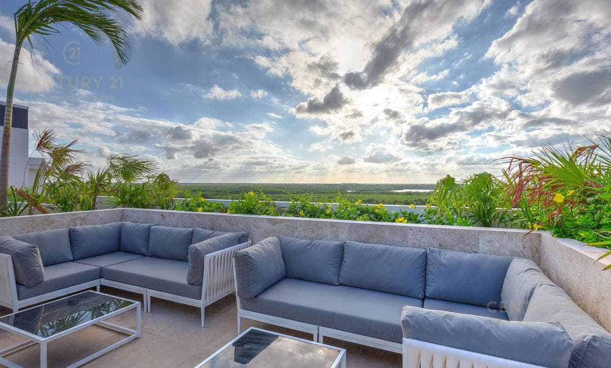 En Venta Departamento en Cancún con acceso a la playa C3085