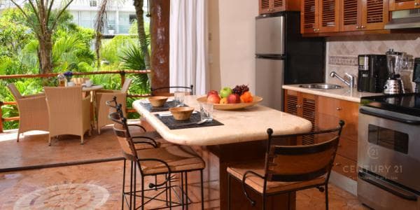 2-Bedroom Apartment for Sale in Porto Playa, Playa del Carmen | Near the Beach | P3654