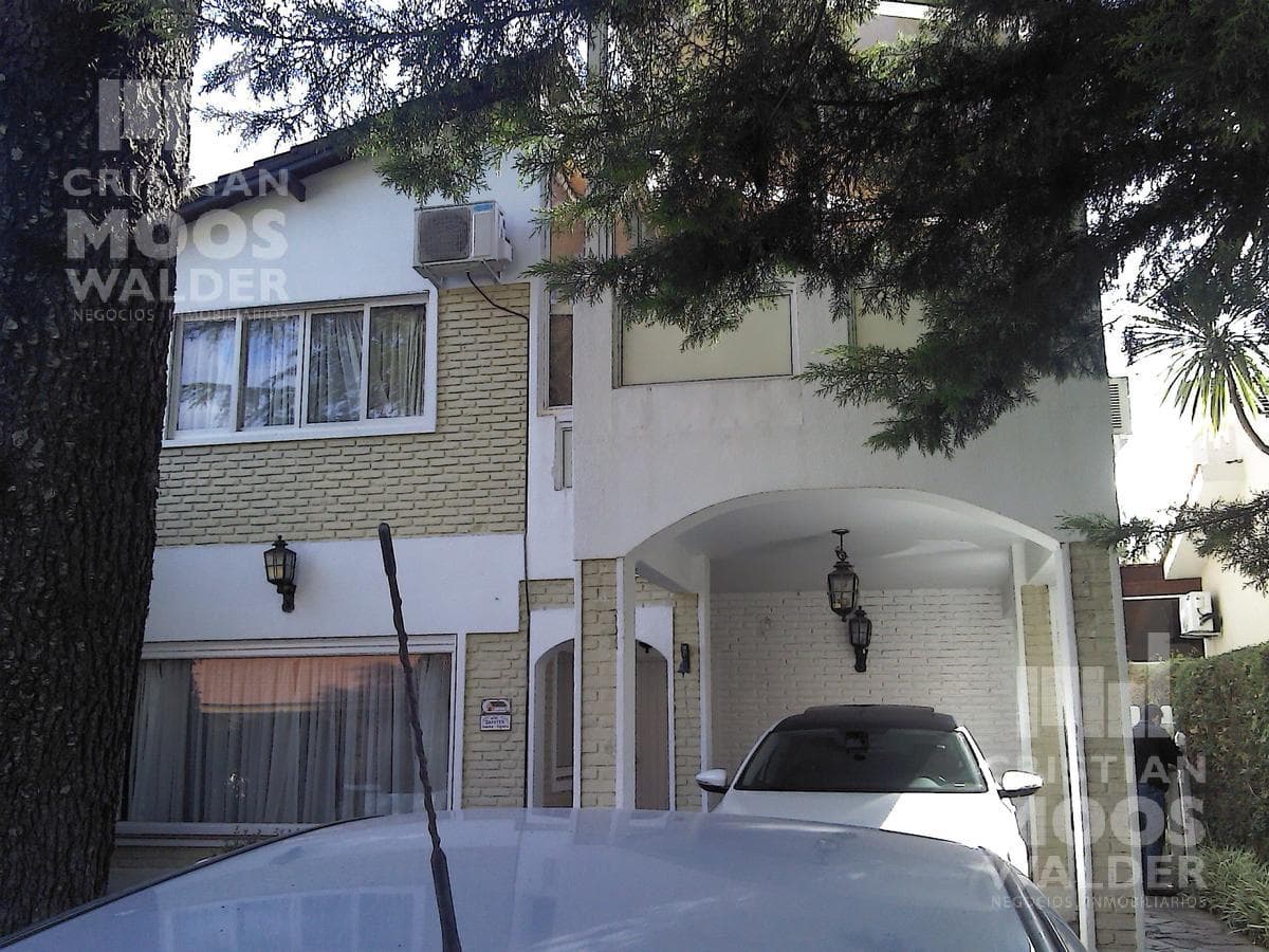 House for sale, Country Maschwitz Club.