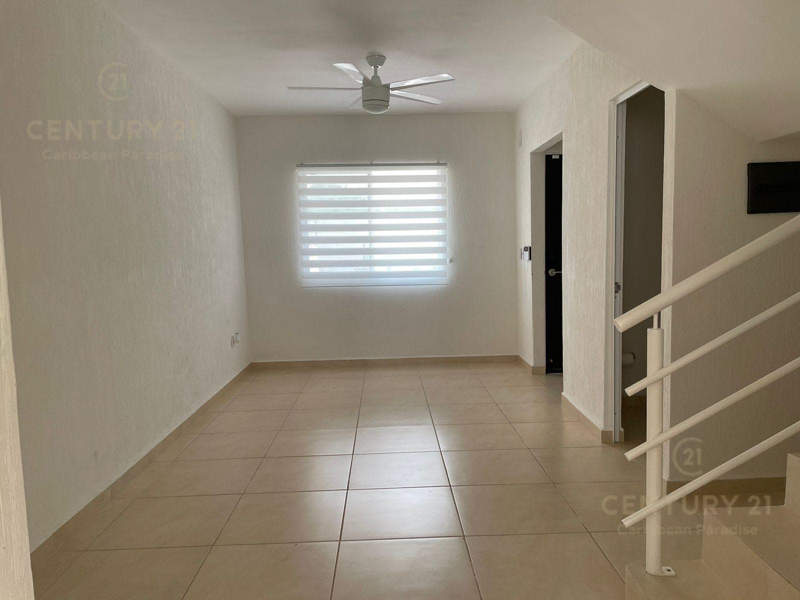 Casa en Renta sin Muebles Tres Recamaras, 3.5 Baños Fracc. Frontemare Playa del Carmen P4026