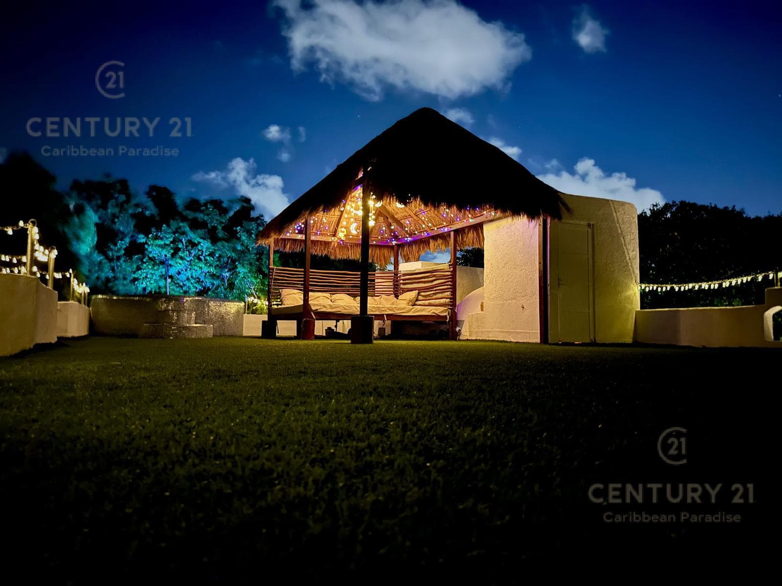 Beautiful 3-Bedroom House with 2 Studios in Playacar Phase I