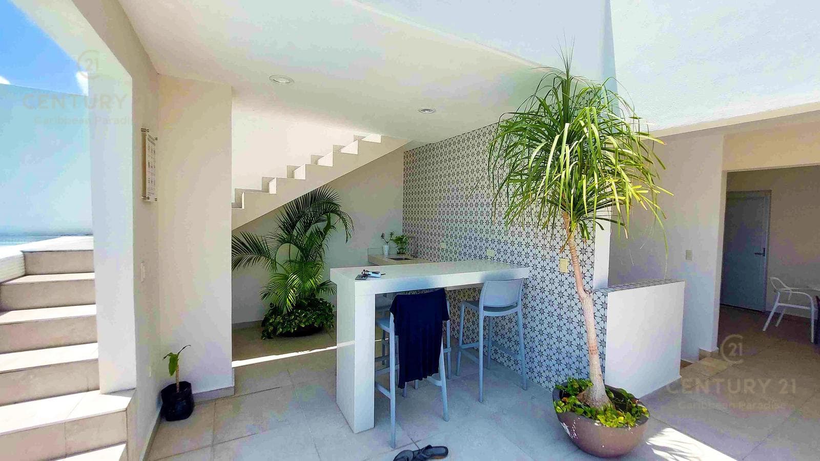 Estudio en venta listo para rentar a 1 cuadra de 5ta ave Playa del Carmen P4015