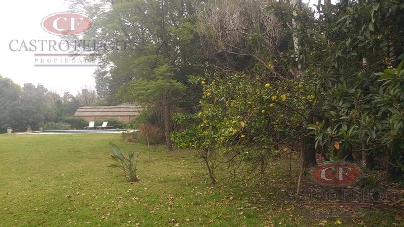 7-room house for sale in the Pradera de San Ignacio gated community