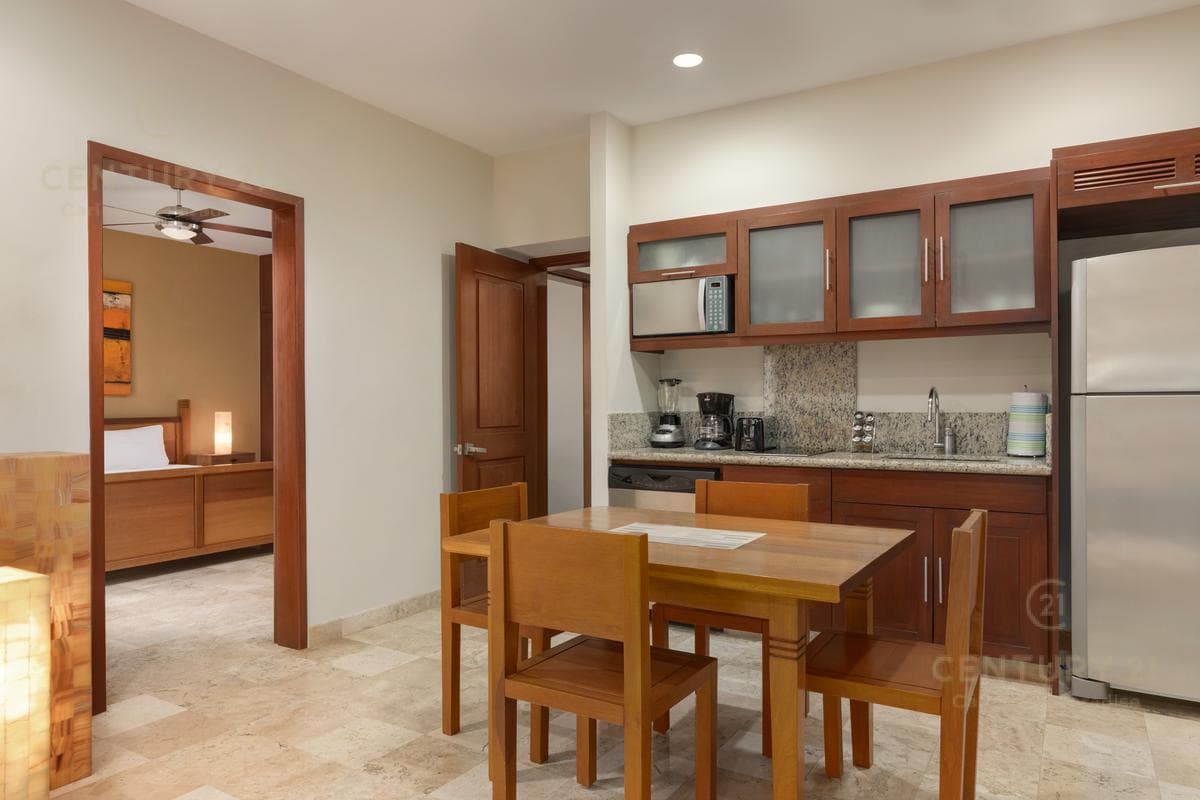 Lujoso Condominio en Venta 3 Hab en 5ta Avenida Playa del Carmen P3892