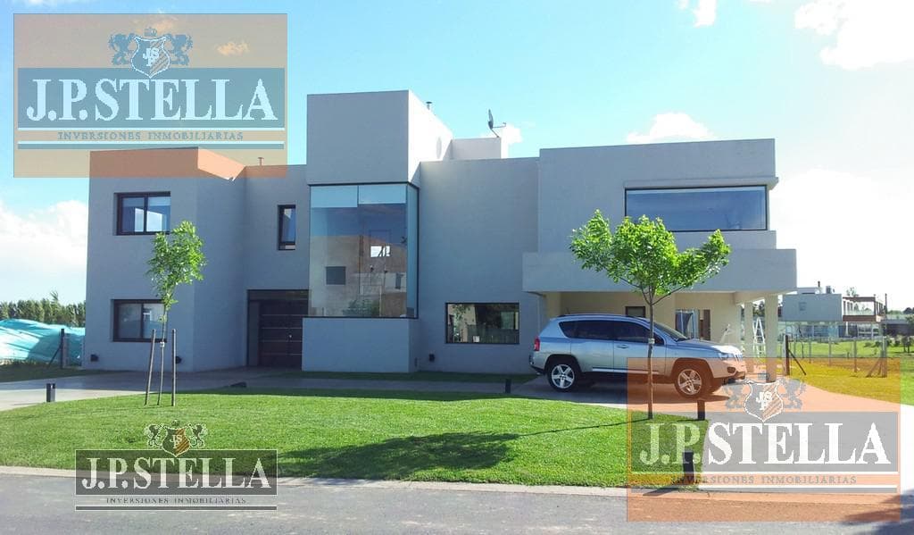 Casa 5 Amb. c/Cochera - Quincho y Pileta - Lote 1188 m² - 420 m² Cub. - Terravista